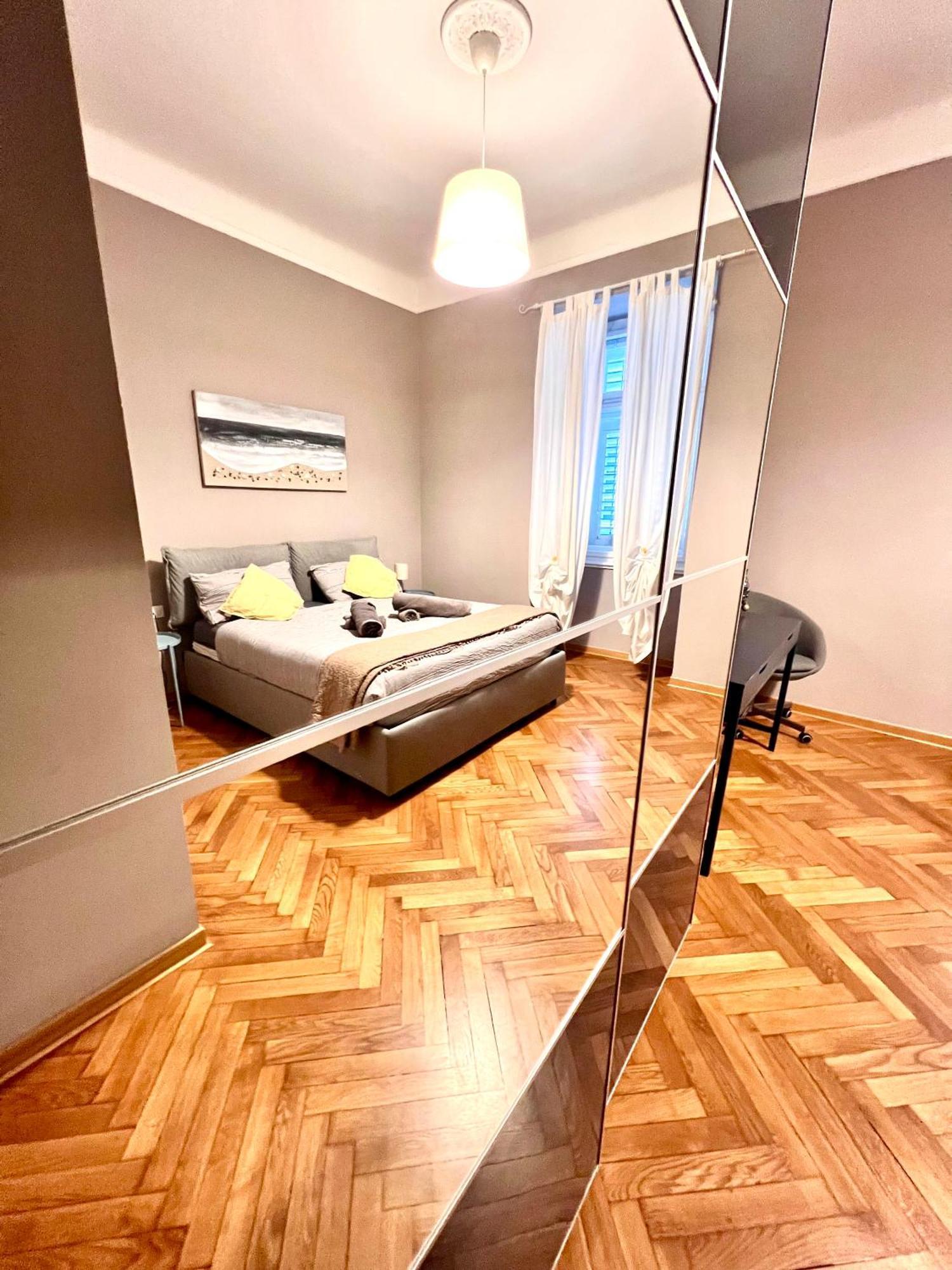 Residence Montanelli Триест Экстерьер фото
