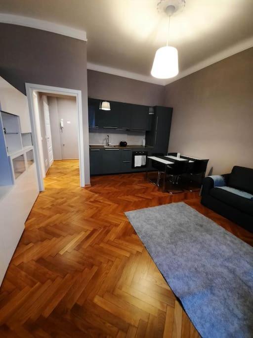Residence Montanelli Триест Номер фото