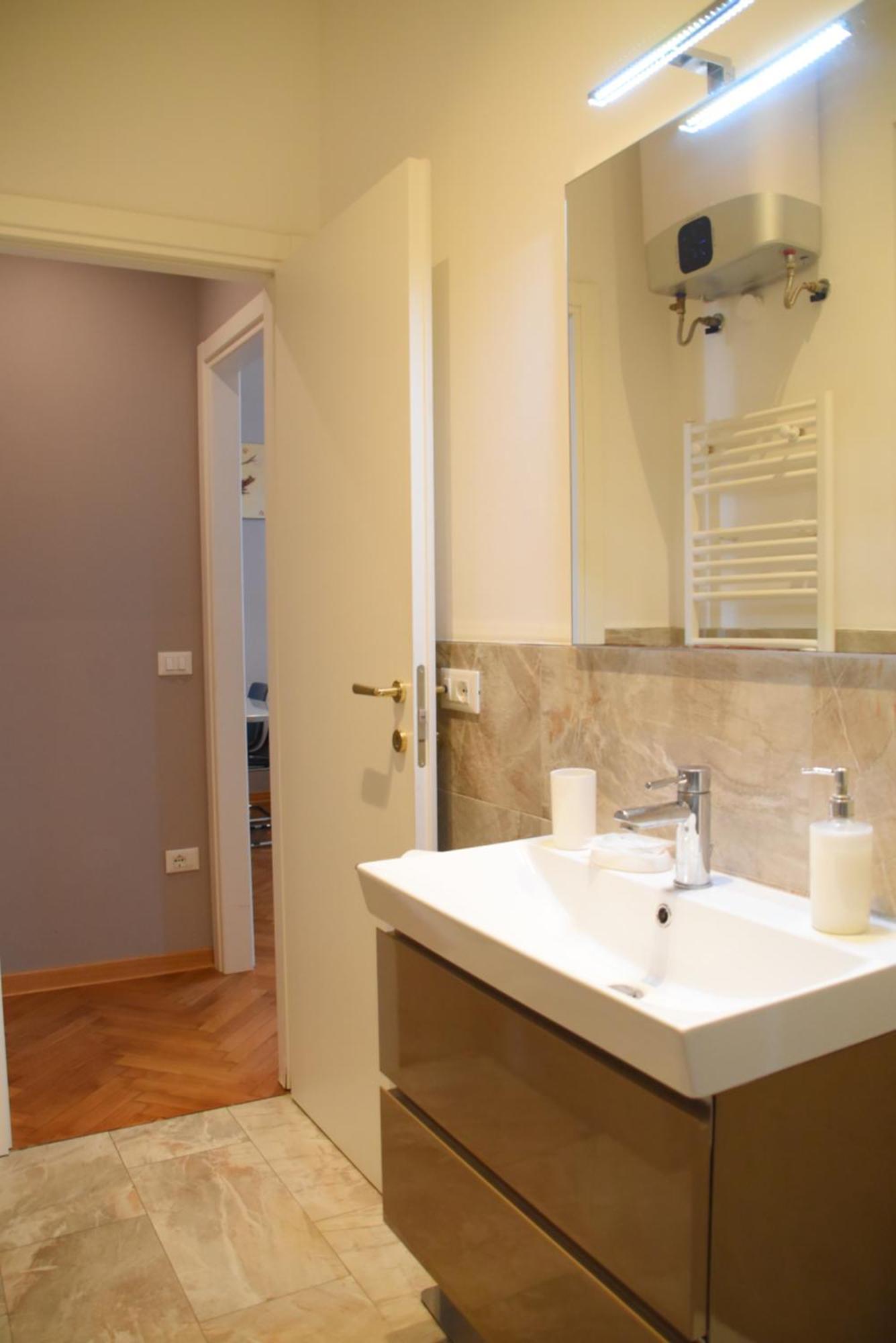 Residence Montanelli Триест Экстерьер фото